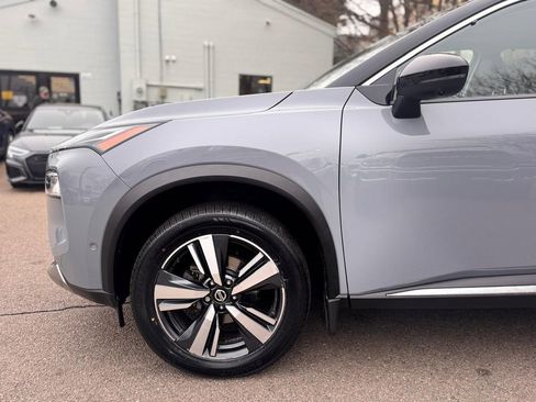 Used 2021 Nissan Rogue Platinum image 9