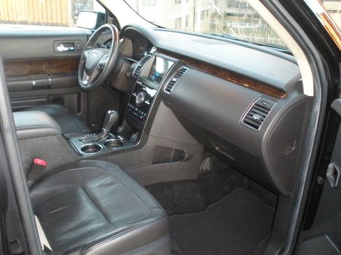 Used 2019 Ford Flex Limited image 32