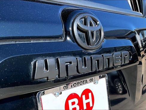 Used 2018 Toyota 4Runner TRD Off-Road Premium image 29