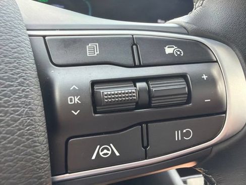 Used 2025 Kia Sportage EX AWD/4WD image 22