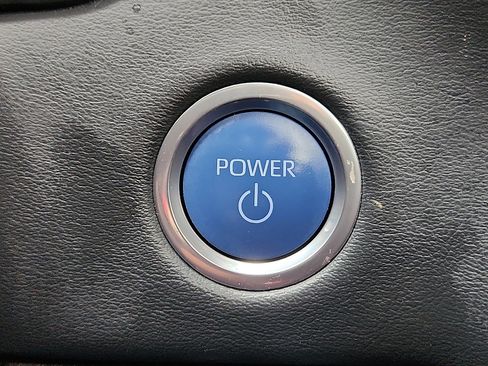 Used 2024 Toyota Sequoia Platinum image 17