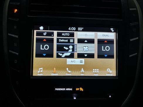 Used 2017 Lincoln MKC Select w/ Select Plus Package image 40