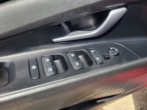 Used 2022 Hyundai Elantra SEL w/ Convenience + Premium Package FWD image 14
