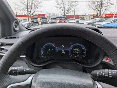 Certified 2025 Toyota Sienna Platinum image 16