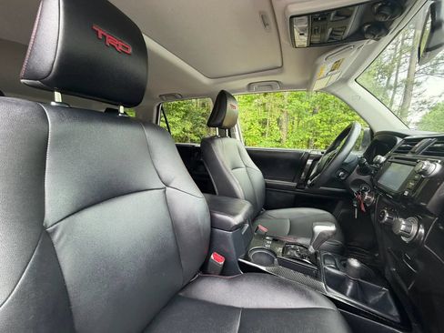 Used 2017 Toyota 4Runner TRD Off-Road Premium AWD/4WD image 24