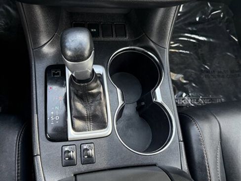 Used 2017 Toyota Highlander XLE image 10