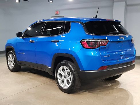 Used 2025 Jeep Compass Sport AWD/4WD image 5