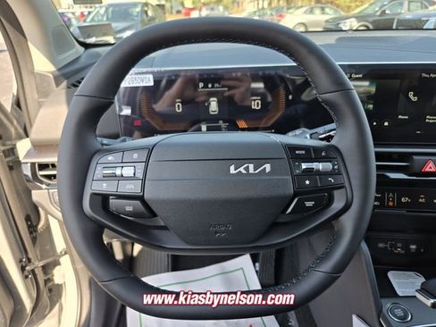 New 2026 Kia Sportage EX AWD/4WD image 13