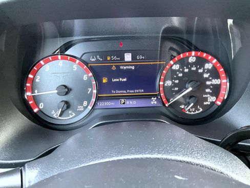 Used 2021 Nissan Titan PRO-4X w/ Pro-4x Convenience Package AWD/4WD image 15