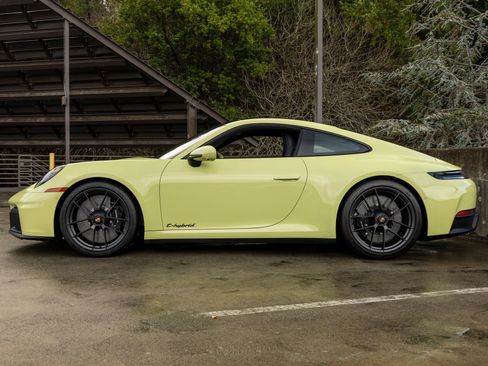 Certified 2025 Porsche 911 Carrera 4 GTS AWD/4WD image 2