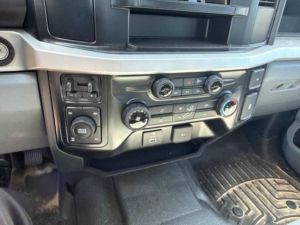 Used 2026 Ford F250 XL w/ XL Off-Road Package AWD/4WD image 17