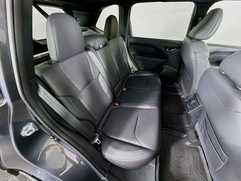 Used 2025 Subaru Forester Limited AWD/4WD image 30