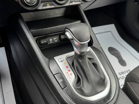 Used 2020 Kia Forte LXS FWD image 27