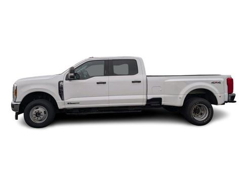 Certified 2024 Ford F350 XLT image 2