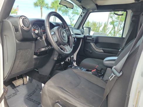 Used 2016 Jeep Wrangler Unlimited Sport w/ Connectivity Group AWD/4WD image 9