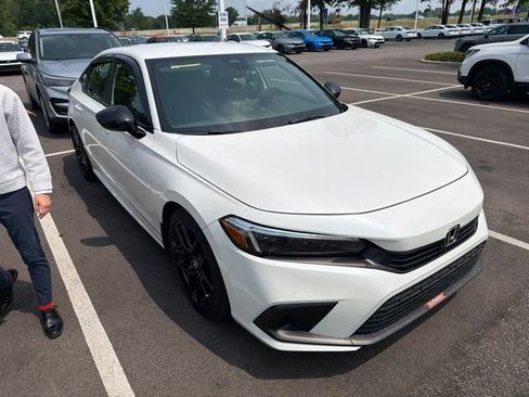 Used 2024 Honda Civic Sport image 2