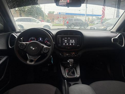 Used 2021 Kia Soul LX FWD image 17