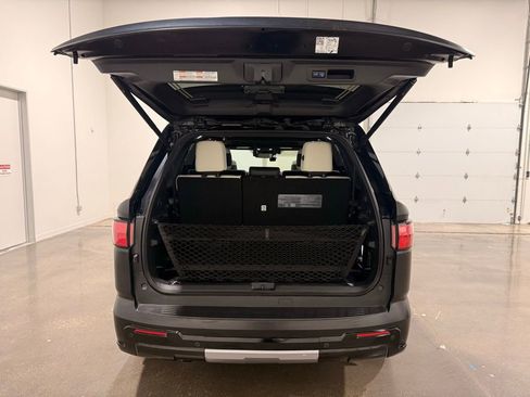 Used 2024 Toyota Sequoia Capstone image 9