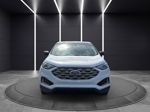 Used 2020 Ford Edge SE FWD image 2