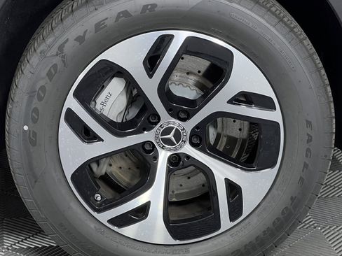 New 2025 Mercedes-Benz GLC 350e 4MATIC image 15