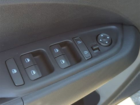 New 2025 Hyundai Venue SEL image 17