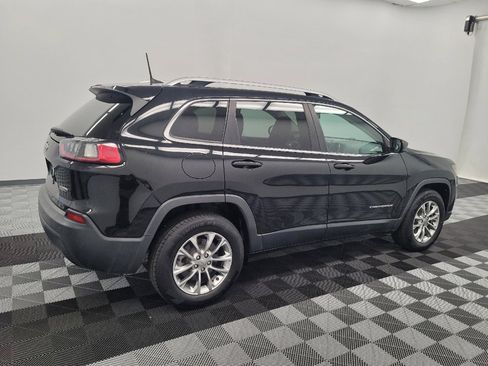 Used 2019 Jeep Cherokee Latitude Plus w/ Cold Weather Group AWD/4WD image 10