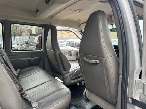 Used 2017 Chevrolet Express 3500 LS image 35