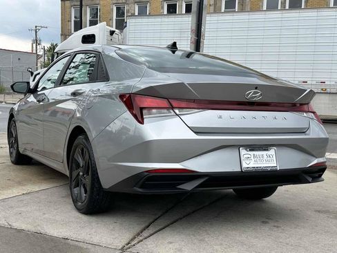 Used 2021 Hyundai Elantra SEL FWD image 7