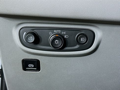 Used 2018 GMC Terrain SLT w/ Preferred Package FWD image 17