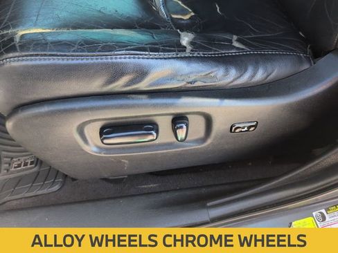 Used 2012 Toyota Highlander SE w/ Tow Pkg image 16