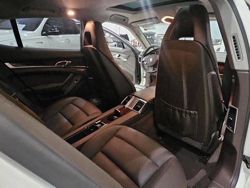 Used 2010 Porsche Panamera S image 18