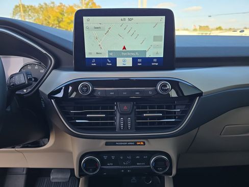 Used 2021 Ford Escape SE w/ Convenience Package image 16