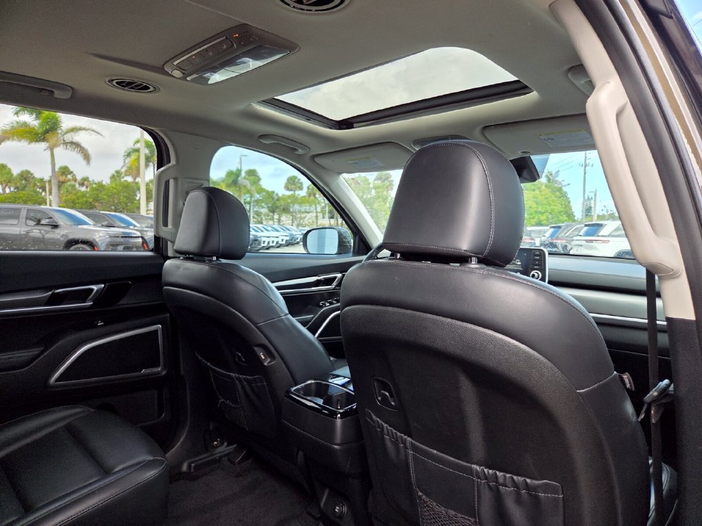 Used 2020 Kia Telluride S FWD image 17