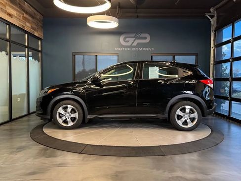 Used 2021 Honda HR-V LX image 6