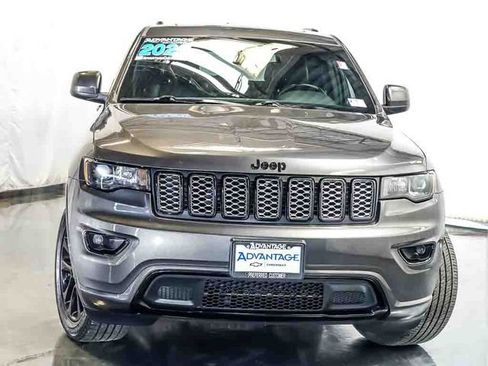 Used 2020 Jeep Grand Cherokee Altitude AWD/4WD image 7