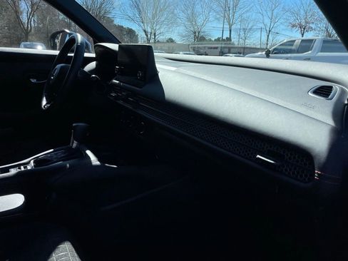 Certified 2025 Honda HR-V Sport image 32