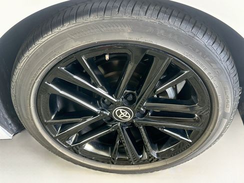 Used 2025 Toyota Camry SE FWD image 11