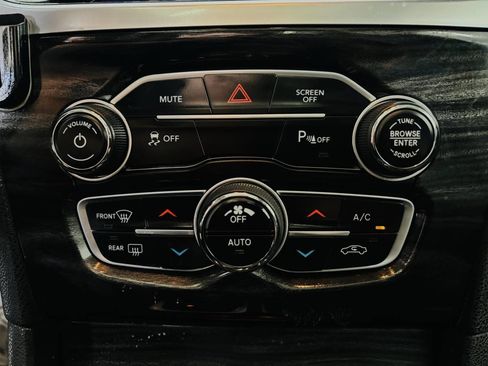 Used 2017 Chrysler 300 Limited w/ 300 Premium Group AWD/4WD image 50