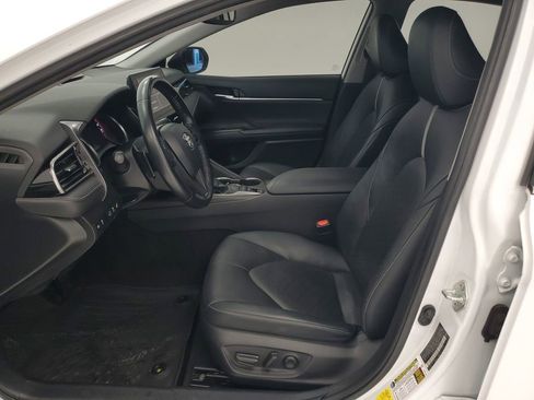 Used 2021 Toyota Camry XSE image 12