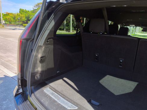 Used 2022 Cadillac Escalade ESV Luxury RWD image 54