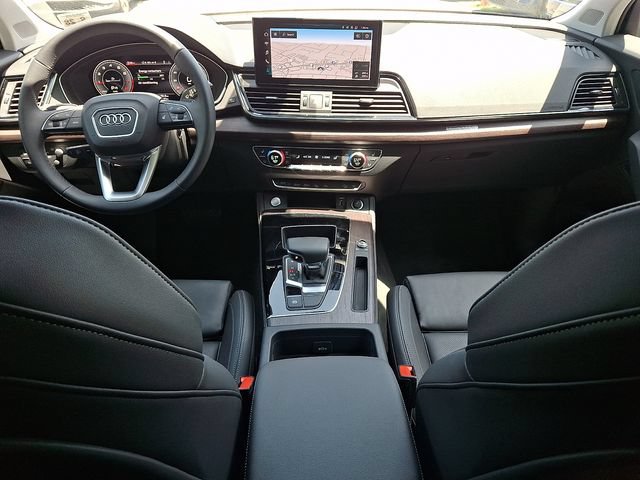 Used 2023 Audi Q5 2.0T Prestige w/ Prestige Package AWD/4WD image 16