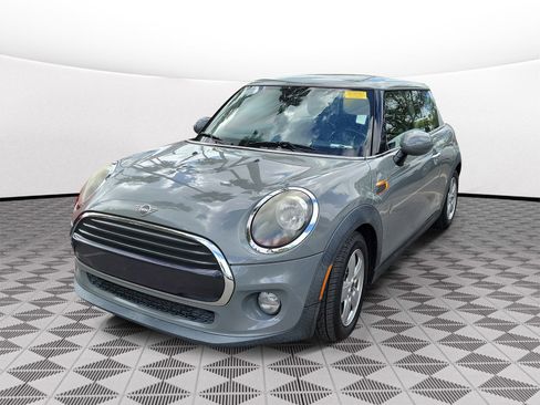 Used 2019 MINI Cooper 2-Door Hardtop w/ Signature Upholstery Package image 3