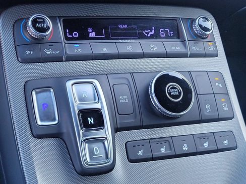 Used 2022 Hyundai Palisade Calligraphy w/ Winter Package FWD image 19