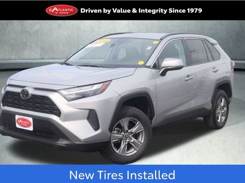 Certified 2025 Toyota RAV4 XLE AWD/4WD image 1