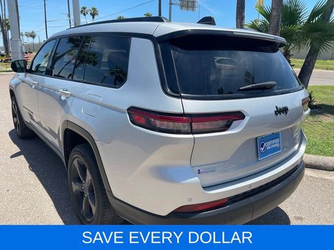 Used 2023 Jeep Grand Cherokee L Laredo RWD image 4