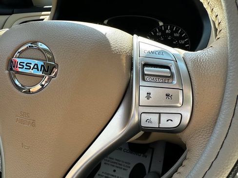 Used 2016 Nissan Altima 2.5 SL w/ 2.5 Technology w/LED Package FWD image 16