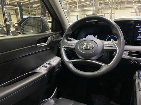 Used 2022 Genesis GV70 3.5T Sport w/ Sport Prestige Package AWD/4WD image 3