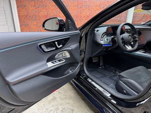 New 2026 Mercedes-Benz E 53 AMG e 4MATIC Sedan image 9