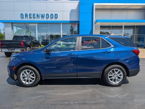 Used 2023 Chevrolet Equinox LT AWD/4WD image 2