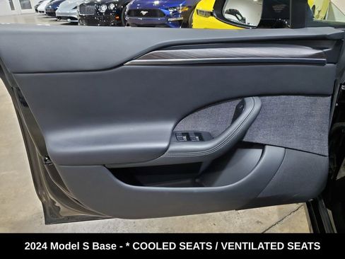 Used 2024 Tesla Model S image 8